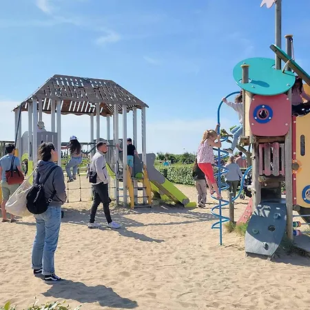 Maison Retro Avec Jardin Et 5 A - Fr-1-788-34 * Merville-Franceville-Plage