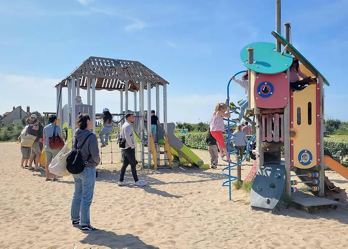 Maison Retro Avec Jardin Et 5 A - Fr-1-788-34 * Merville-Franceville-Plage