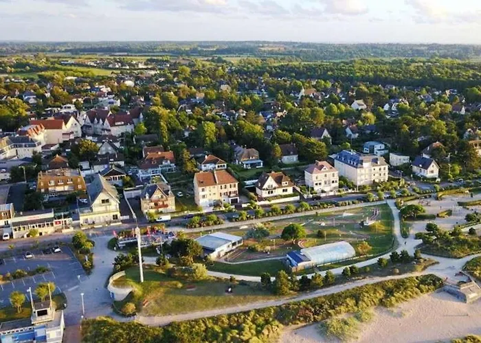 Maison Retro Avec Jardin Et 5 A - Fr-1-788-34 Holiday home