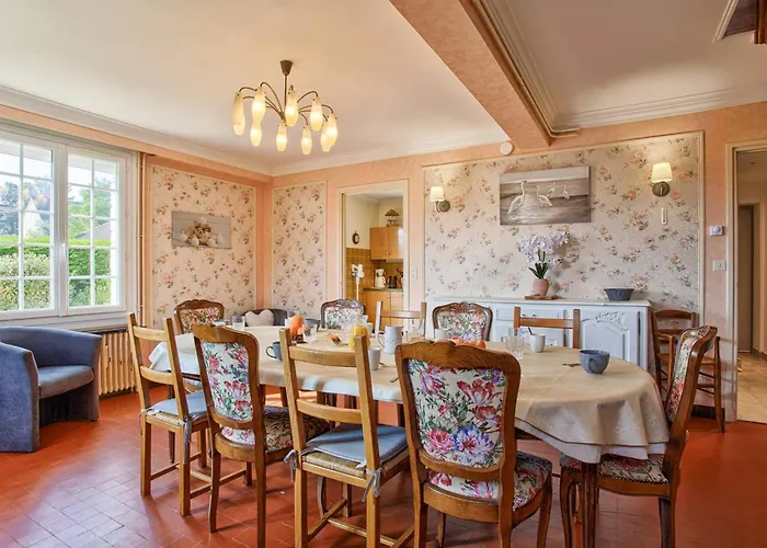 Maison Retro Avec Jardin Et 5 A - Fr-1-788-34 Holiday home *