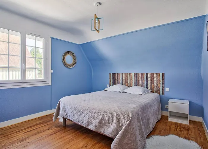 Maison Retro Avec Jardin Et 5 A - Fr-1-788-34 Holiday home