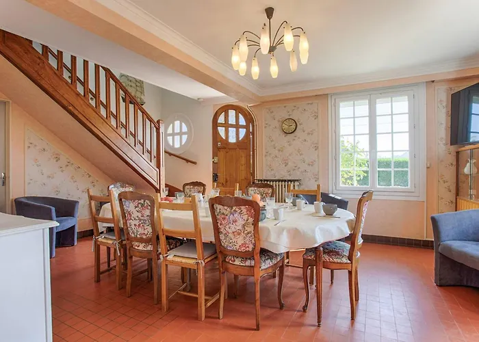 Maison Retro Avec Jardin Et 5 A - Fr-1-788-34 *